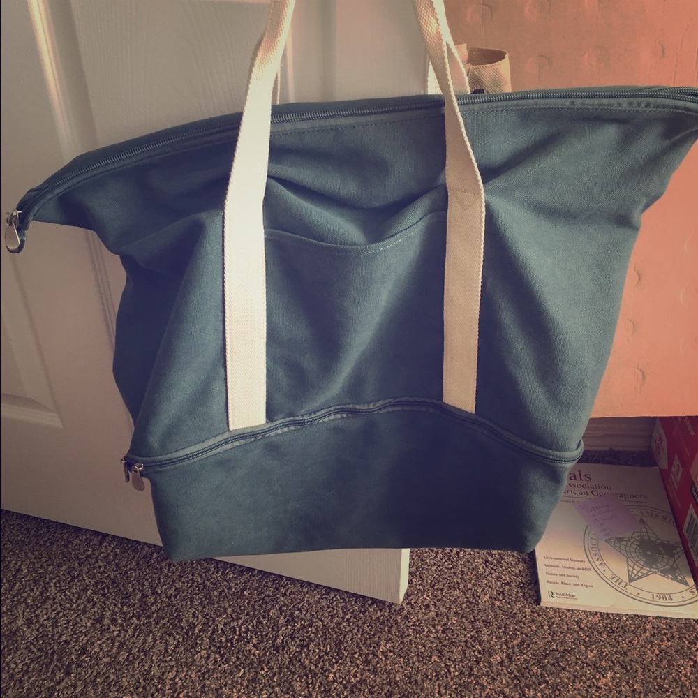 Lo and Sons weekender bag